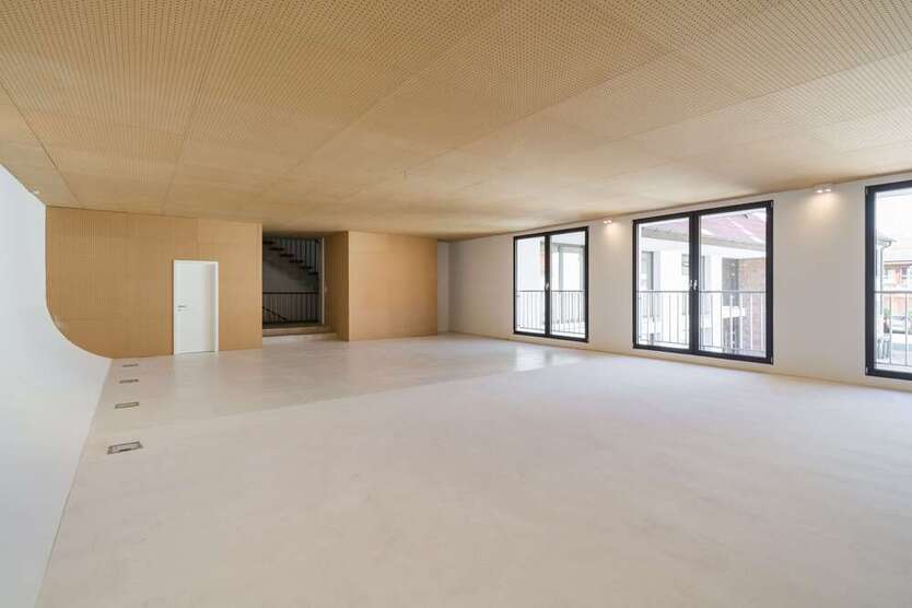 Büro in Böbingen 1.375 € 125 m²