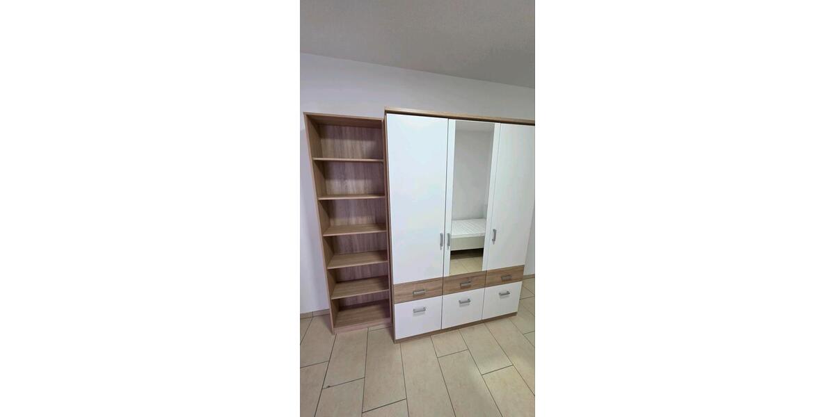 Modernes WG Zimmer mit eigene Bad nur für Frauen Wohngemeinschaft 3 zimmer