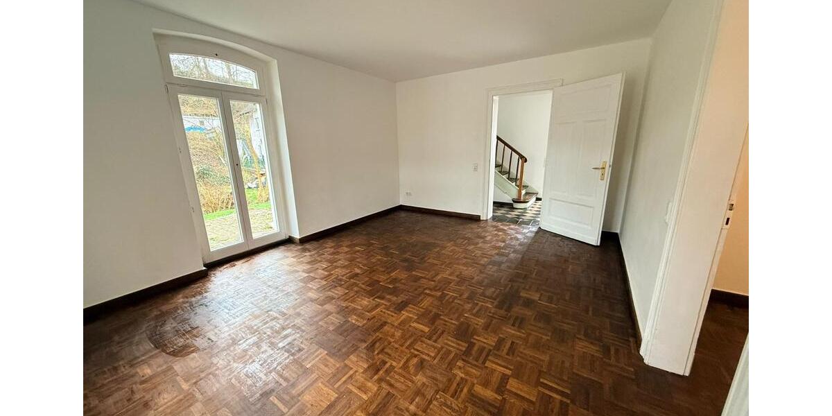 Etagenwohnung Wiehl - 4 Zimmer, 130 m&sup2;, 1.450&euro; | Angebot:25538771