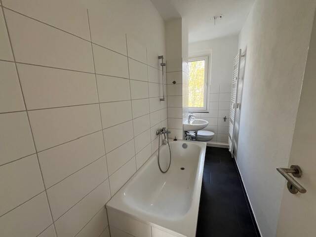 Etagenwohnung Zwickau Marienthal - 4 Zimmer, 74 m&sup2;, 480&euro; | Angebot:26205416