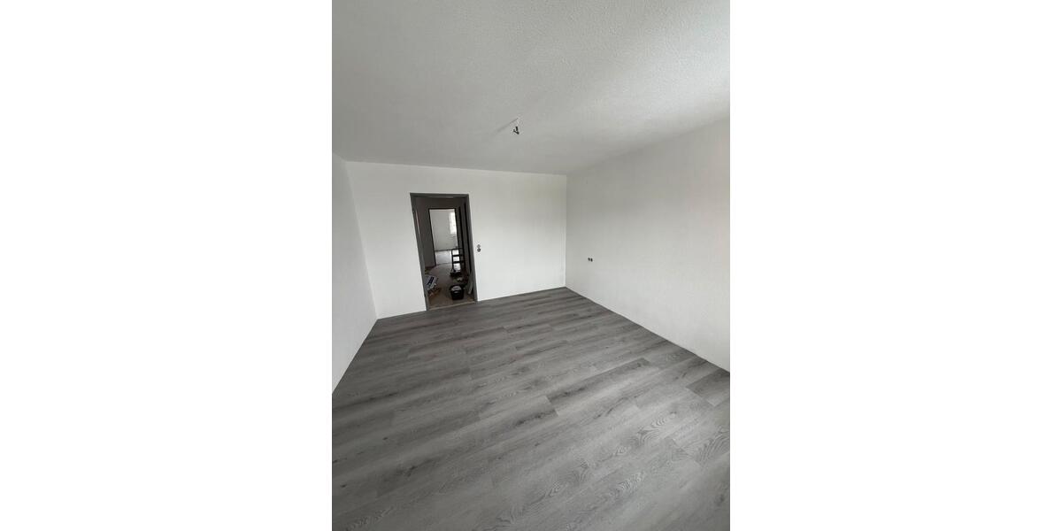 Etagenwohnung Neu-Ulm Ludwigsfeld - 3 Zimmer, 86 m&sup2;, 1.000&euro; | Angebot:24728288