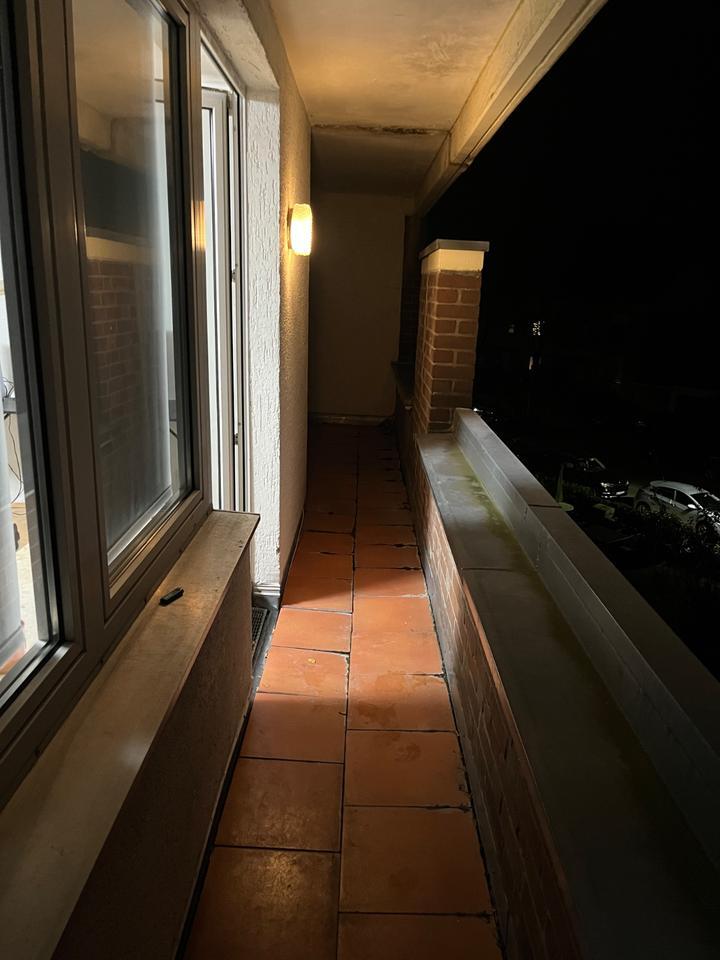 Helle 2 Zimmerwohnung mit Balkon zimmer