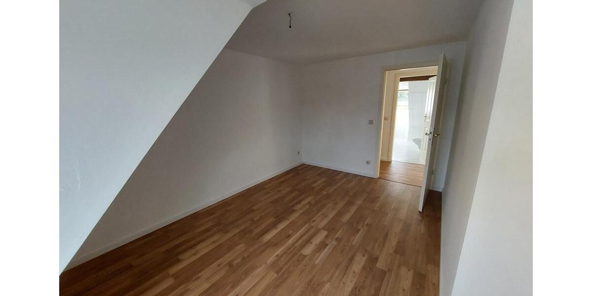 Etagenwohnung Roßwein - 3 Zimmer, 65 m&sup2;, 325&euro; | Angebot:19263247