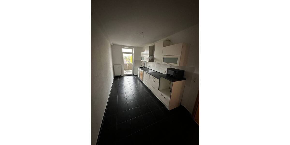 Zimmer Weißenfels - 4 Zimmer, 87 m&sup2;, 555&euro; | Angebot:26170805