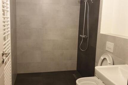 Moderne Wohnung mit Terrasse & Einbauküche 2 zimmer