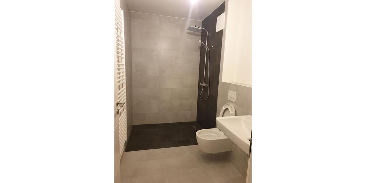 Moderne Wohnung mit Terrasse & Einbauküche 2 zimmer