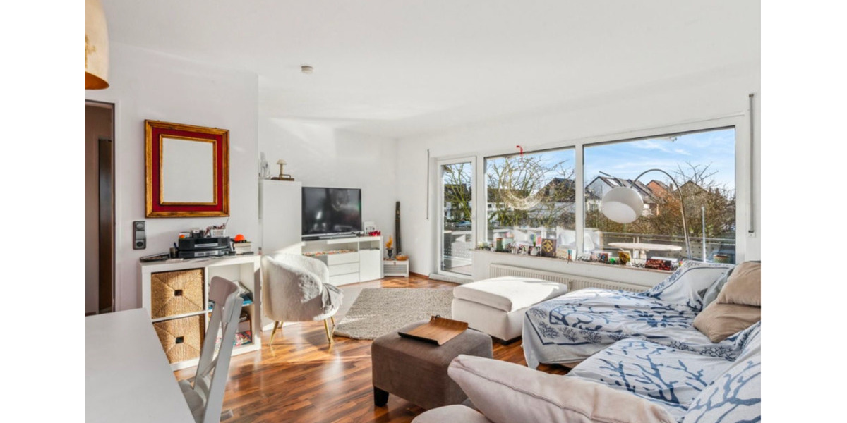 Helle 105m² Wohnung im 1. OG mit Balkon - Bezugsfrei ab sofort 3 zimmer