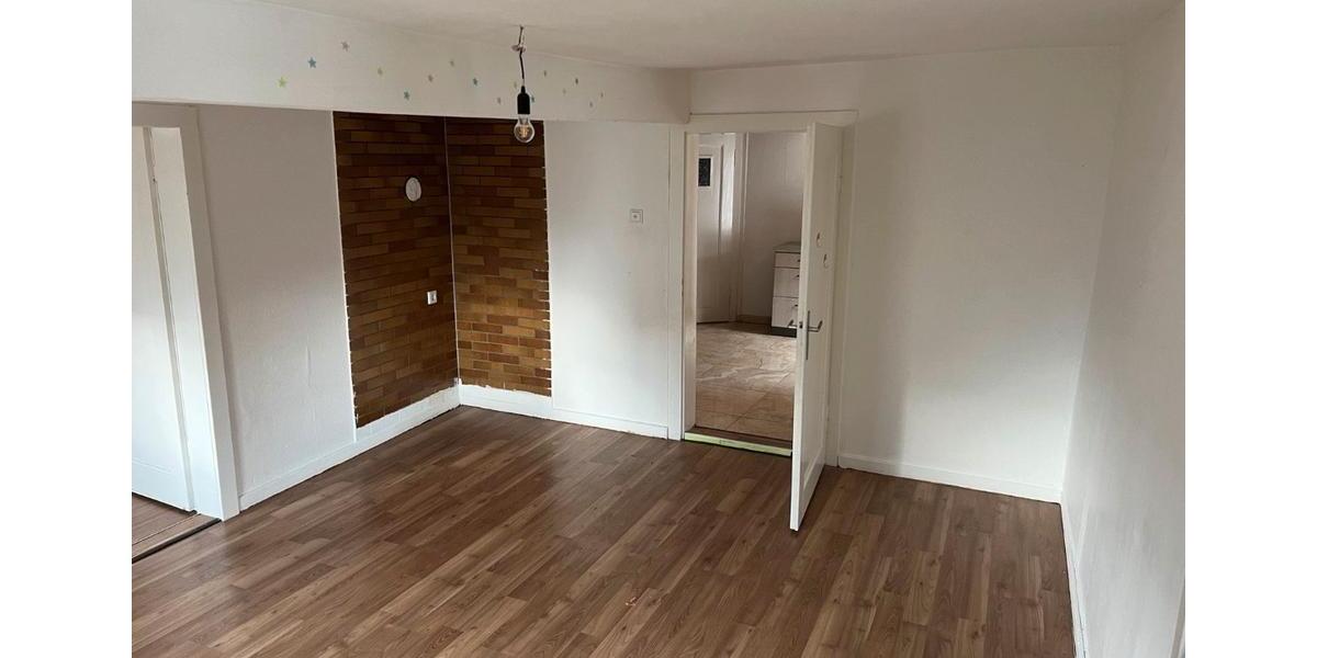 4 - Zimmer Altbau Wohnung 4 zimmer