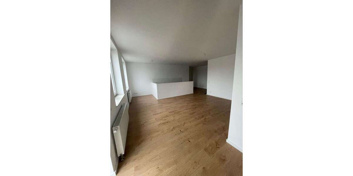 Etagenwohnung Bernburg (Saale) Talstadt - 4 Zimmer, 147 m&sup2;, 1.100&euro; | Angebot:17361877