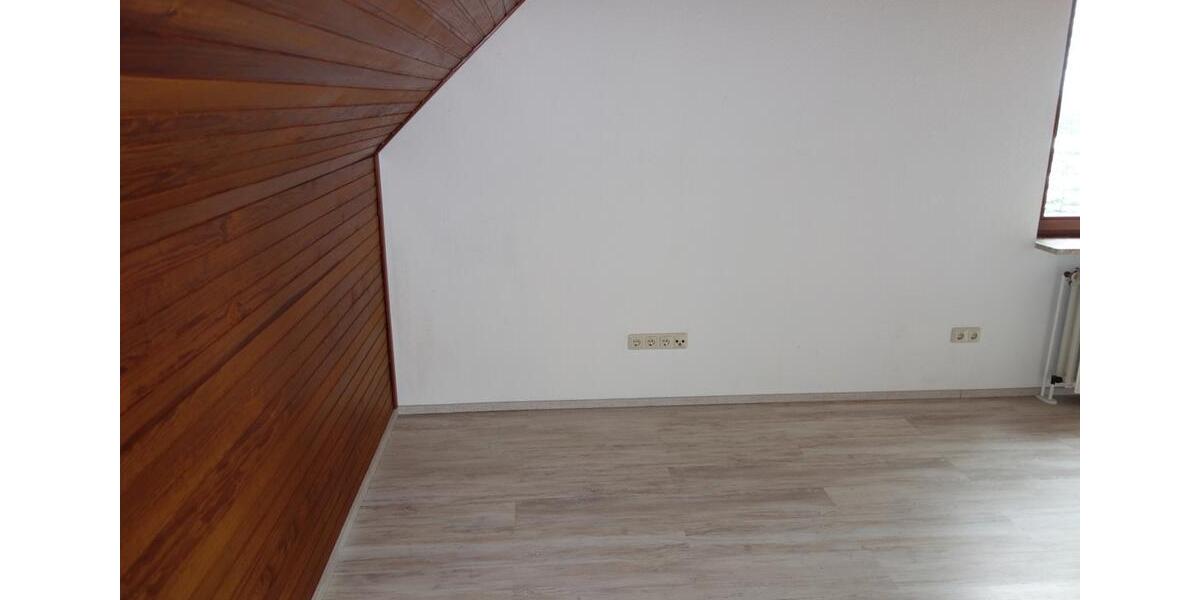 Dachgeschoßwohnung Bremervörde - 3 Zimmer, 99 m&sup2;, 700&euro; | Angebot:26612166