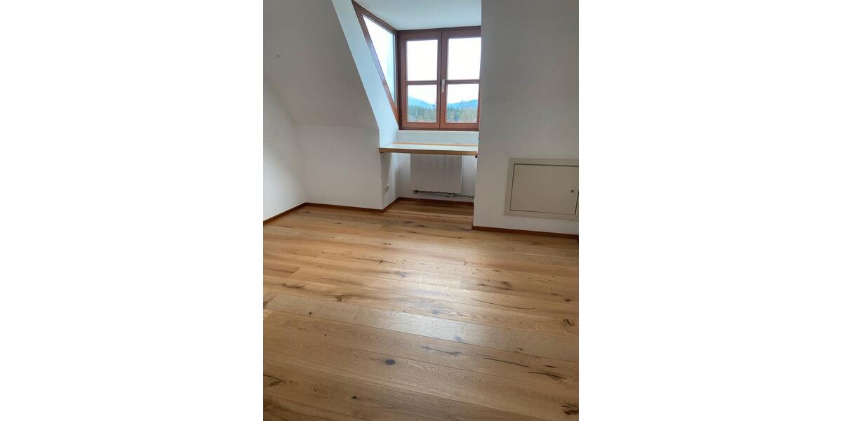 Dachgeschoßwohnung Pittenhart - 2 Zimmer, 45 m&sup2;, 600&euro; | Angebot:23848330