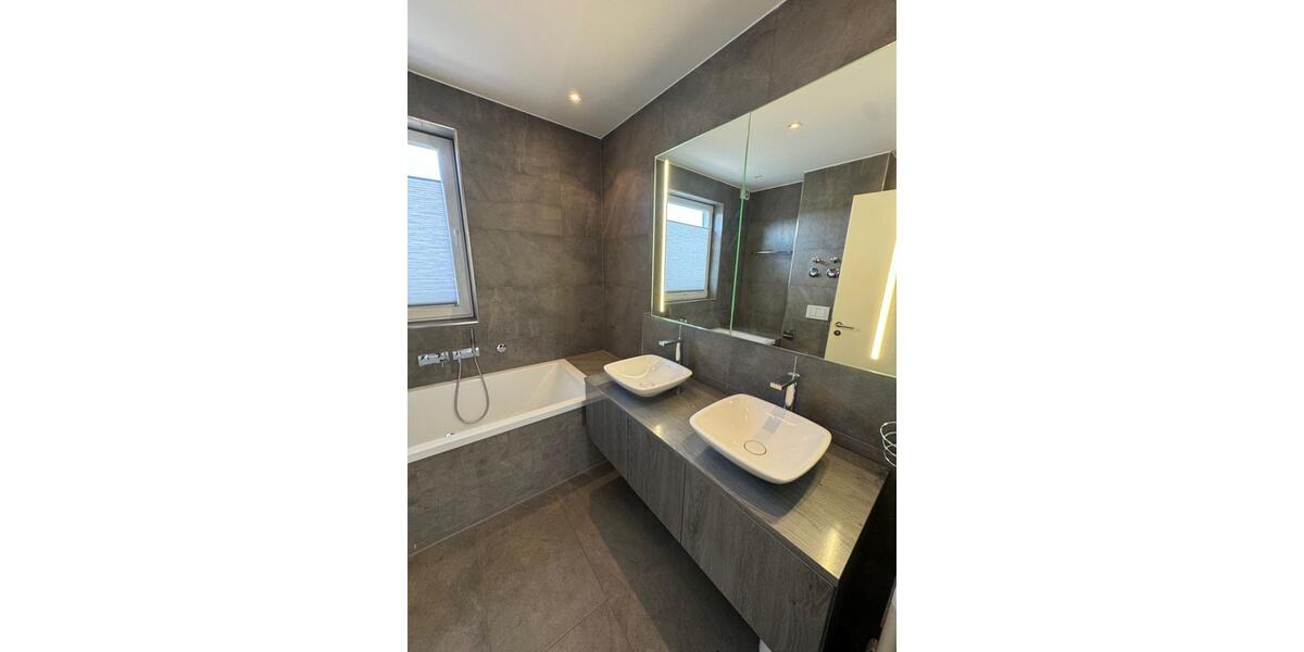 Dachterrassenwohnung mit erstklassiger Ausstattung am Udldinger Hang 3 zimmer