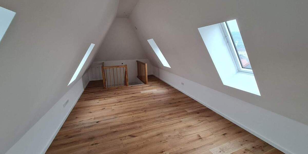 Modernes Wohnen in einem Reihenendhaus mit Außenbereich und Stellplätzen 5 zimmer