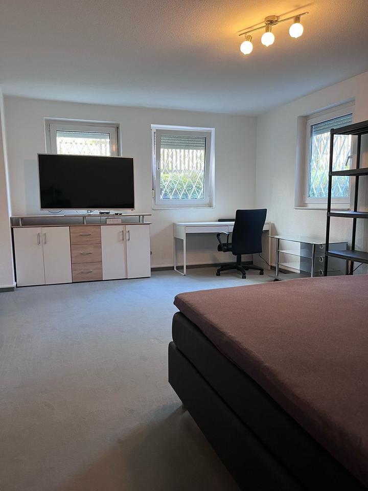 23 qm Zimmer möbliert zur Untermiete nur für eine Frau