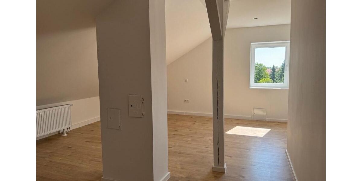 Dachgeschoßwohnung Großmehring - 3 Zimmer, 85 m&sup2;, 900&euro; | Angebot:24827231