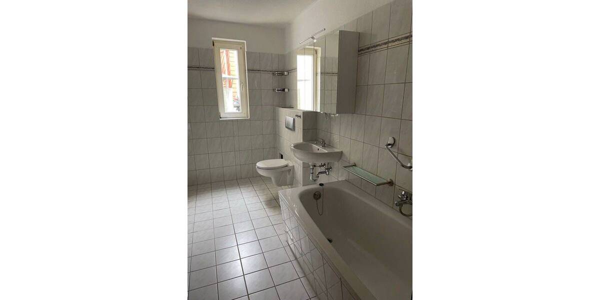 Etagenwohnung Döbeln Sörmitz - 2 Zimmer, 62 m&sup2;, 330&euro; | Angebot:26569507