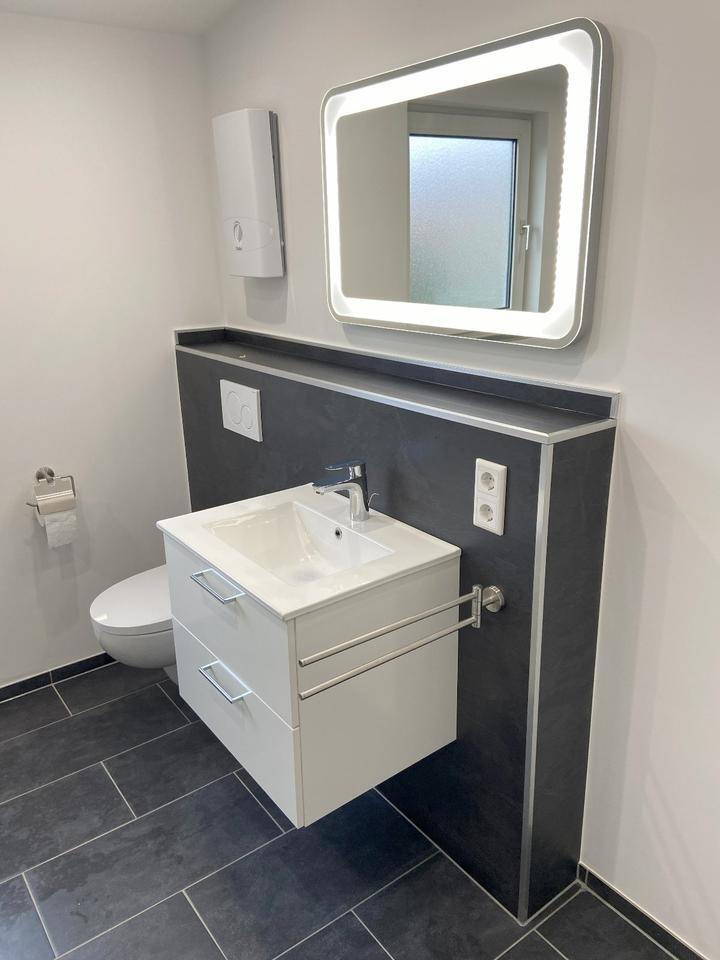 renovierte attraktive 3-Zimmer-Dachgeschoßwohnung Solingen Wald