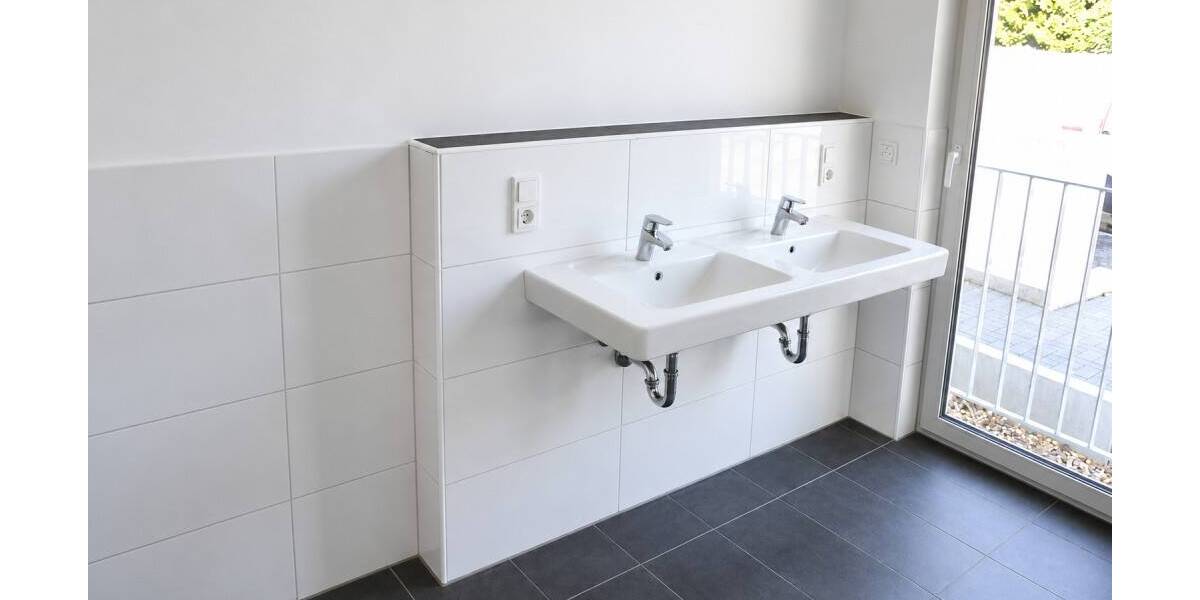 Etagenwohnung Düsseldorf Unterbach - 4 Zimmer, 155 m&sup2;, 2.000&euro; | Angebot:26799425