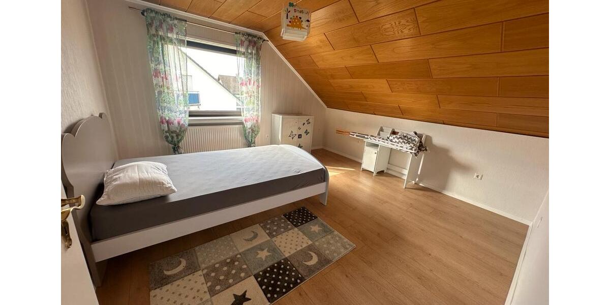 Etagenwohnung Stutensee - 4 Zimmer, 98 m&sup2;, 1.550&euro; | Angebot:24563587