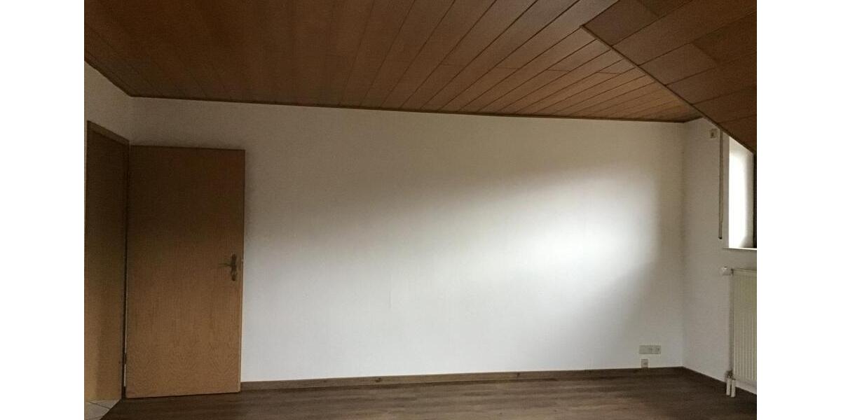 Dachgeschoßwohnung Grävenwiesbach - 2 Zimmer, 75 m&sup2;, 600&euro; | Angebot:26365818