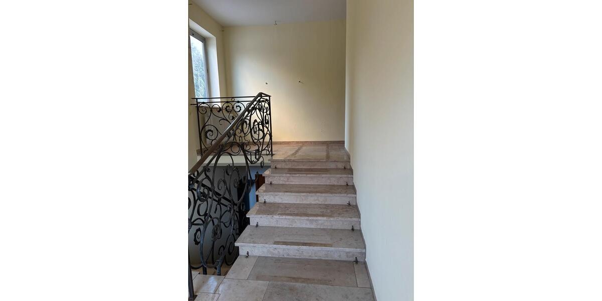 Einfamilienhaus Marktredwitz - 10 Zimmer, 281 m&sup2;, 1.500&euro; | Angebot:25873678