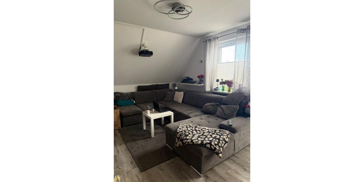 Dachgeschoßwohnung Adendorf - 4.5 Zimmer, 115 m&sup2;, 1.400&euro; | Angebot:25641824