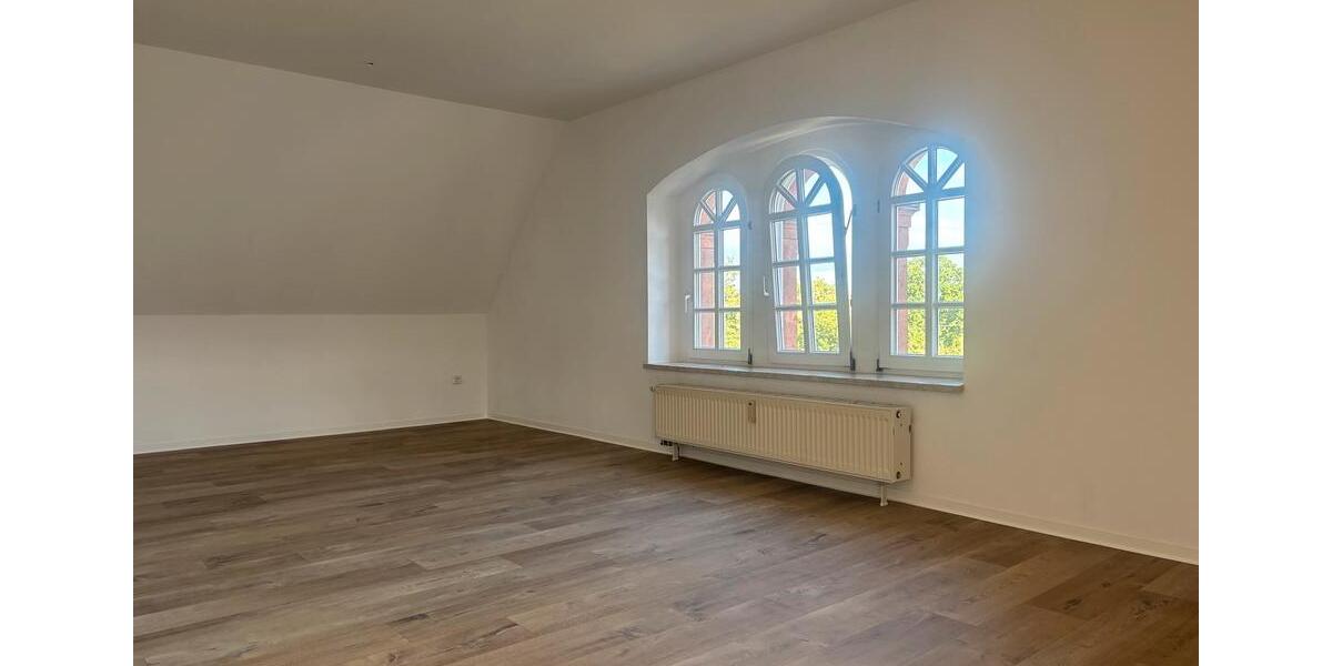 Dachgeschoßwohnung Geithain - 2 Zimmer, 60 m&sup2;, 340&euro; | Angebot:25907608
