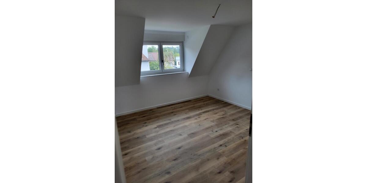 Maisonettenwohnung Rohr - 4 Zimmer, 96 m&sup2;, 980&euro; | Angebot:26024612