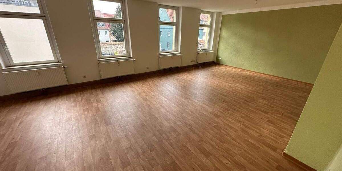 Gewerbeobjekt Mügeln - 2 Zimmer, 82 m&sup2;, 455&euro; | Angebot:24220489