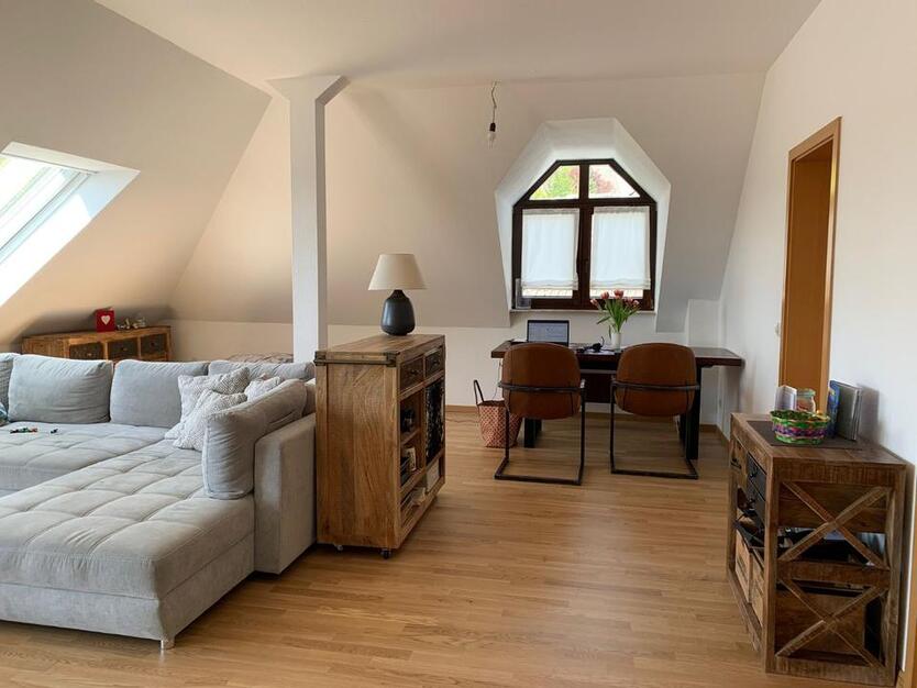 Helle Wohnung zentrumsnah mit BLK, TG und Dachboden zusätzlich zimmer