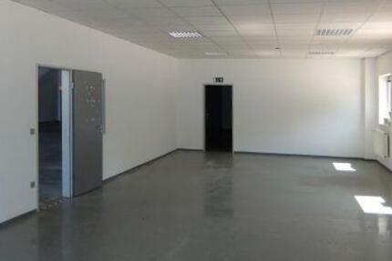 VH2776 Moderne Werkstatt-Lagerhallen mit integriertem Büro und Freiflächen Pentling