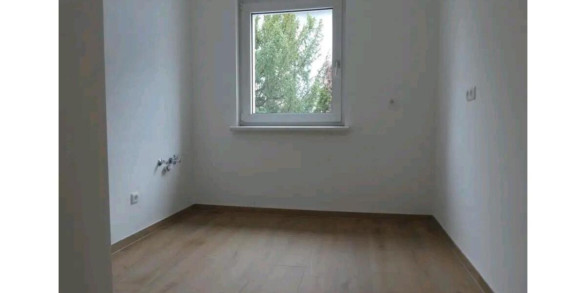 Etagenwohnung Wiesbaden Biebrich - 4 Zimmer, 81 m&sup2;, 1.500&euro; | Angebot:25813611