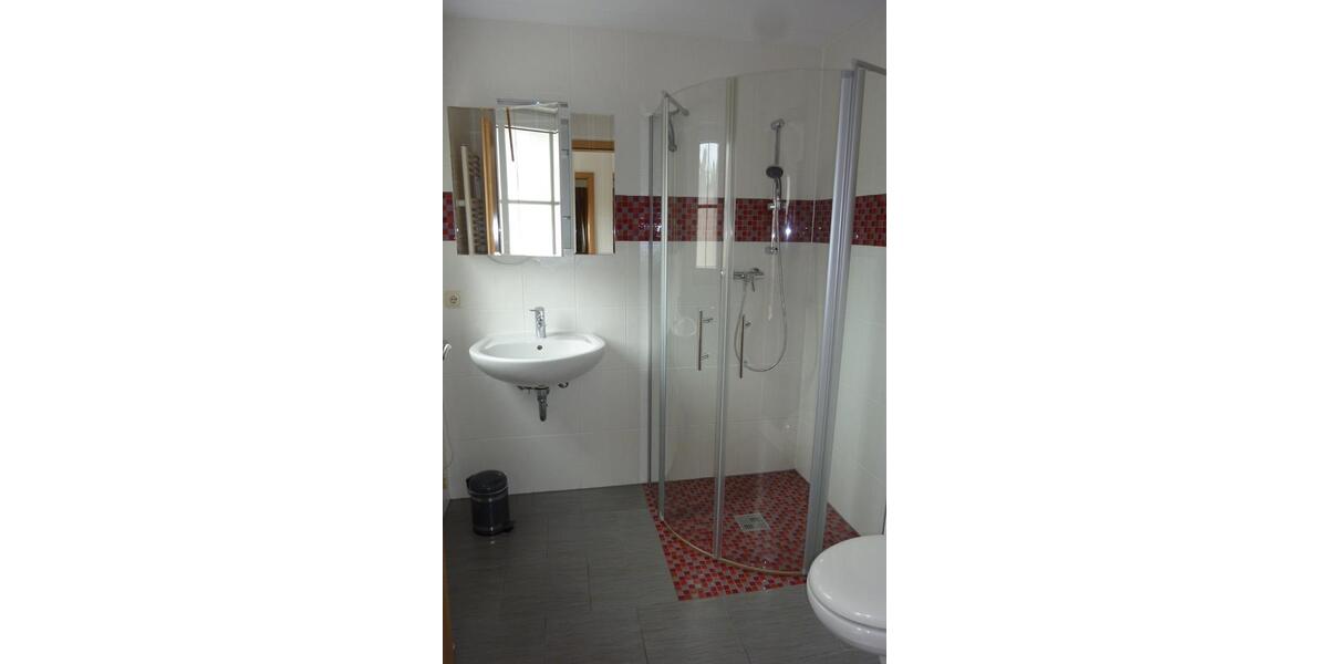 Möbliertes Zimmer mit eigenem Bad 1 zimmer