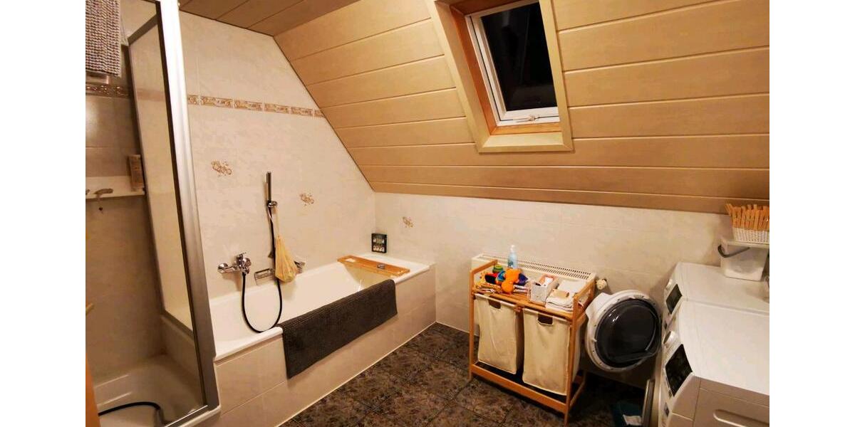 Dachgeschoßwohnung Neubulach - 3 Zimmer, 75 m&sup2;, 1.000&euro; | Angebot:26423662