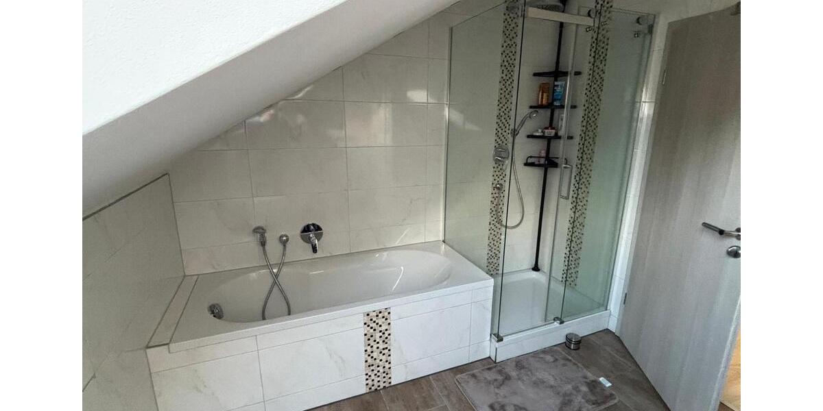 Dachgeschoßwohnung Backnang - 2.5 Zimmer, 66 m&sup2;, 720&euro; | Angebot:24838106