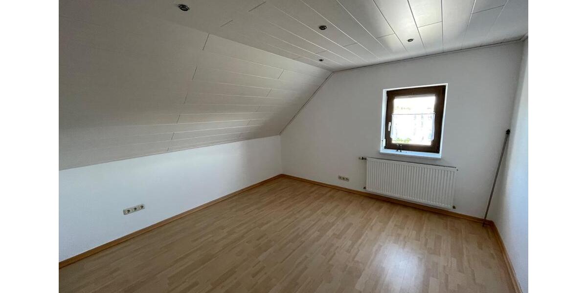 Einfamilienhaus Neustadt an der Donau - 3 Zimmer, 180 m&sup2;, 1.100&euro; | Angebot:26395377