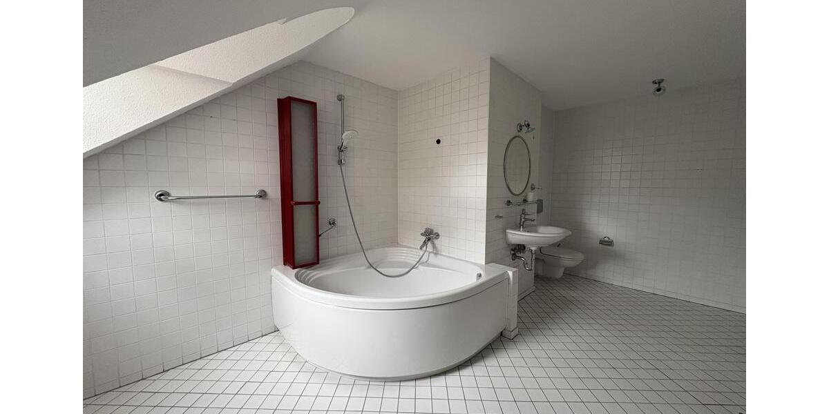 Dachgeschoßwohnung Meerane - 2 Zimmer, 52 m&sup2;, 382&euro; | Angebot:24350491