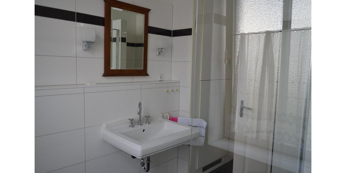Erdgeschoßwohnung Einbeck - 4 Zimmer, 103 m&sup2;, 950&euro; | Angebot:26665192