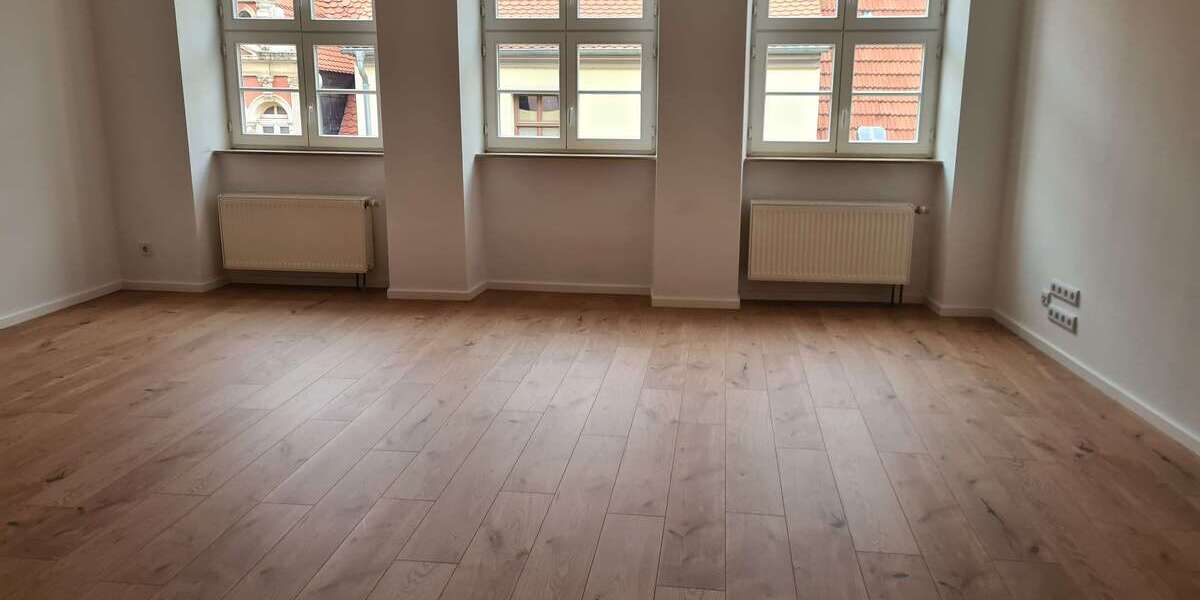 Etagenwohnung Naumburg - 5 Zimmer, 142 m&sup2;, 900&euro; | Angebot:25098852