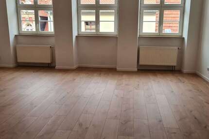 Wohnung Naumburg - 5 Zimmer, 142 m&sup2;, 900&euro; | Angebot:25098852
