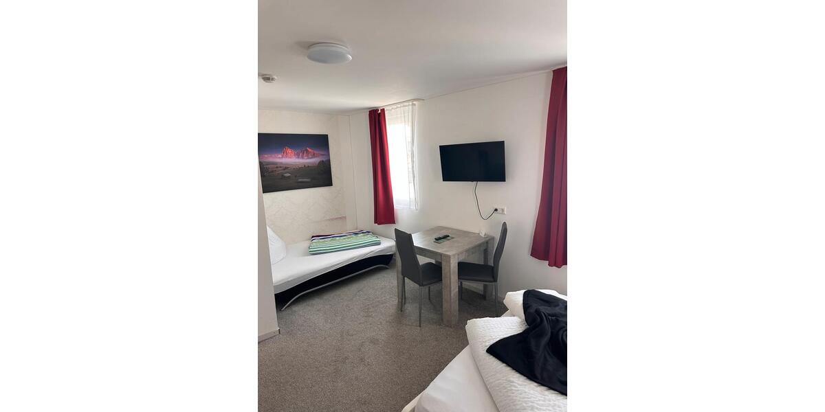 Wohnen auf Zeit Meckenbeuren - 7 Zimmer, 500&euro; | Angebot:23550881