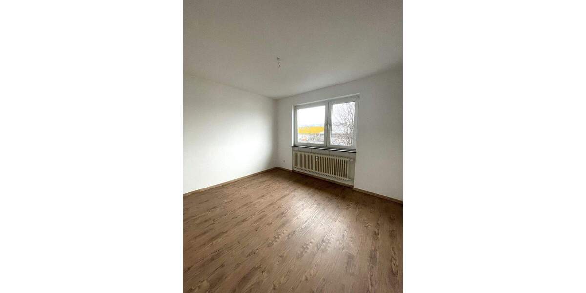 Etagenwohnung Eisenberg - 3 Zimmer, 74 m&sup2;, 690&euro; | Angebot:24909589