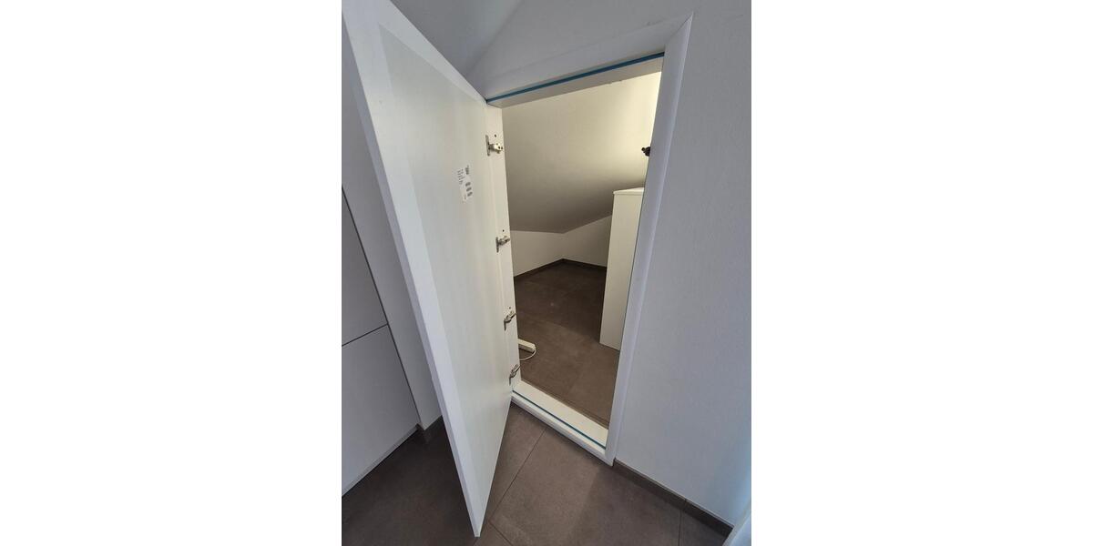 Dachgeschoßwohnung Sankt Augustin - 2 Zimmer, 96 m&sup2;, 1.344&euro; | Angebot:25796064