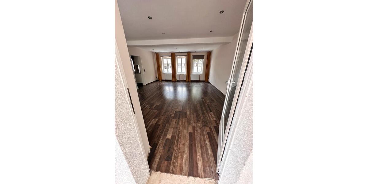 Etagenwohnung Helmstedt - 4 Zimmer, 120 m&sup2;, 1.000&euro; | Angebot:26029404