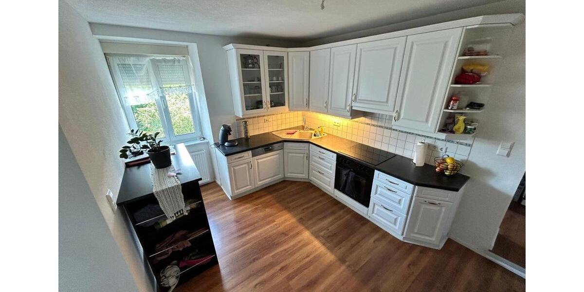 Helles Haus mit zwei separaten Wohnungen zimmer