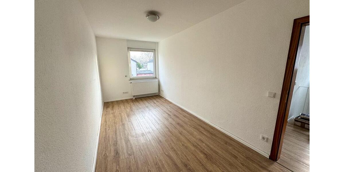 Reihenhaus Voerde (Niederrhein) - 4.5 Zimmer, 130 m&sup2;, 1.500&euro; | Angebot:24833347