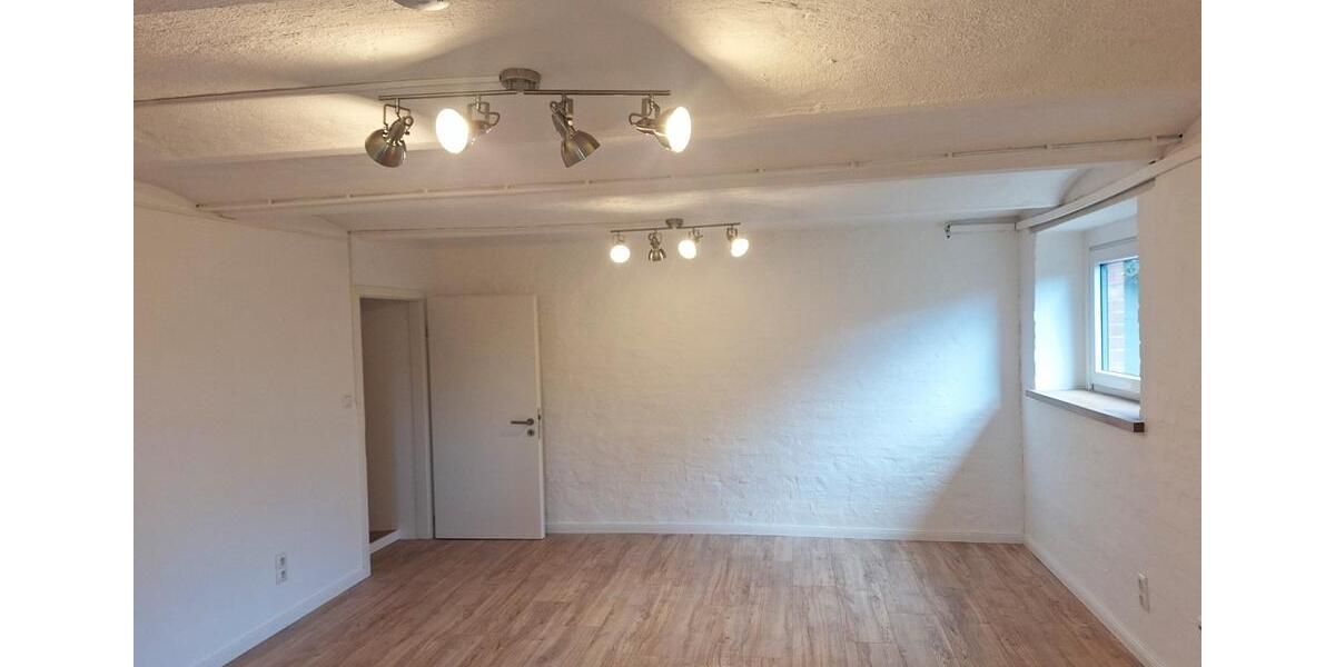 Erdgeschoßwohnung Flensburg - 2 Zimmer, 70 m&sup2;, 750&euro; | Angebot:26060881