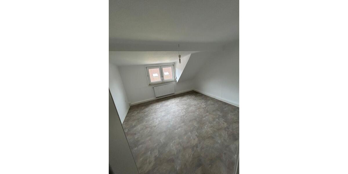 Dachgeschoßwohnung Berlin Tempelhof-Schöneberg - 3 Zimmer, 80 m&sup2;, 650&euro; | Angebot:26323688