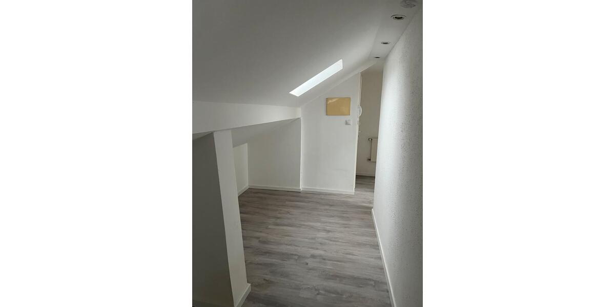 Dachgeschoßwohnung Kaiserslautern Bahnheim - 1 Zimmer, 45 m&sup2;, 590&euro; | Angebot:25941917
