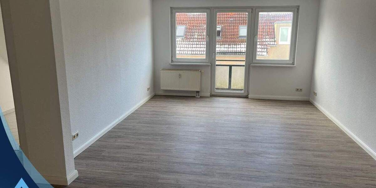 frisch renovierte Dachgeschoss Wohnung 4 zimmer